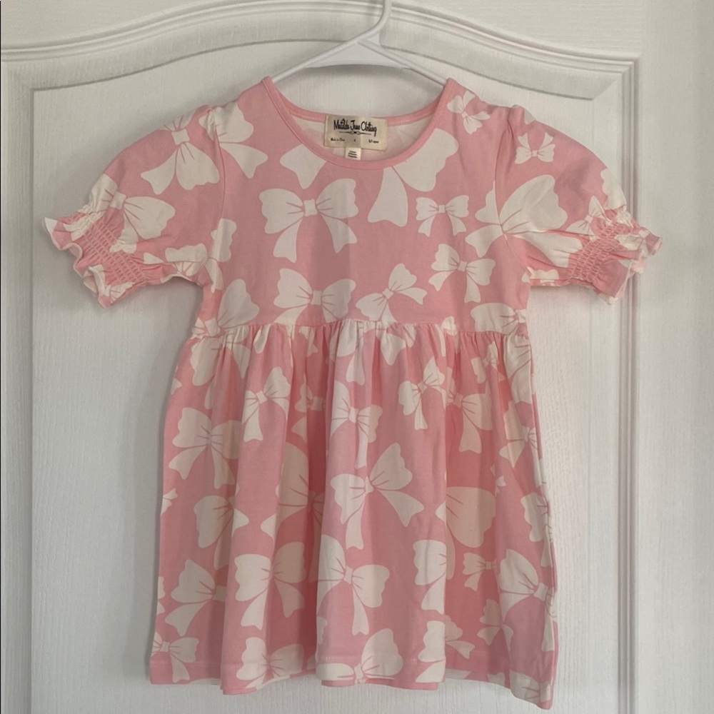 Matilda Jane Girls Pink bow top. Sz. 6, Like New. See pics for measurements.
